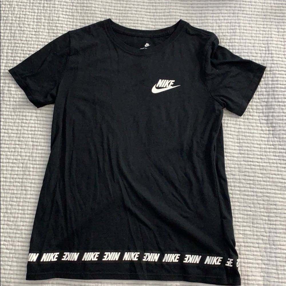 Nike Tee- S